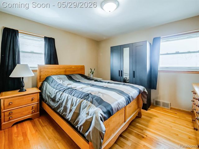8634 Allen Road, Allen Park, MI 48101
