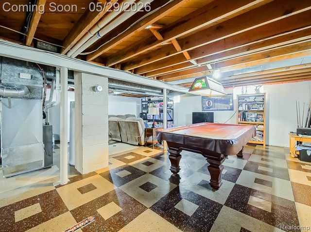 8634 Allen Road, Allen Park, MI 48101