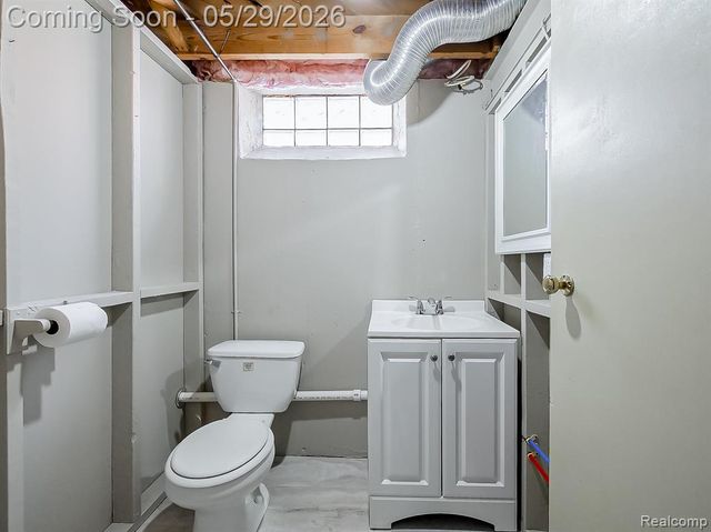 8634 Allen Road, Allen Park, MI 48101