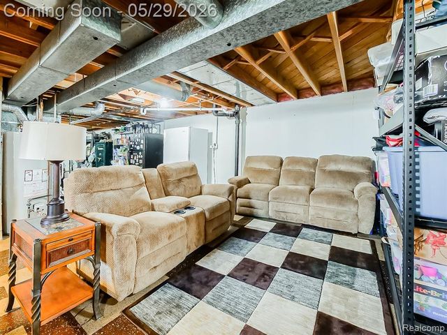 8634 Allen Road, Allen Park, MI 48101