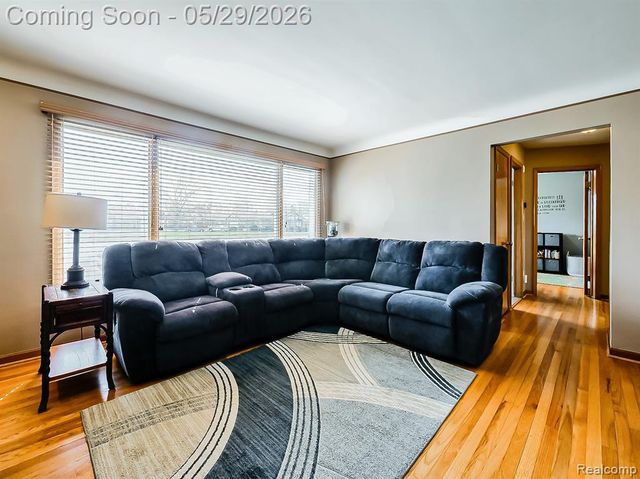 8634 Allen Road, Allen Park, MI 48101