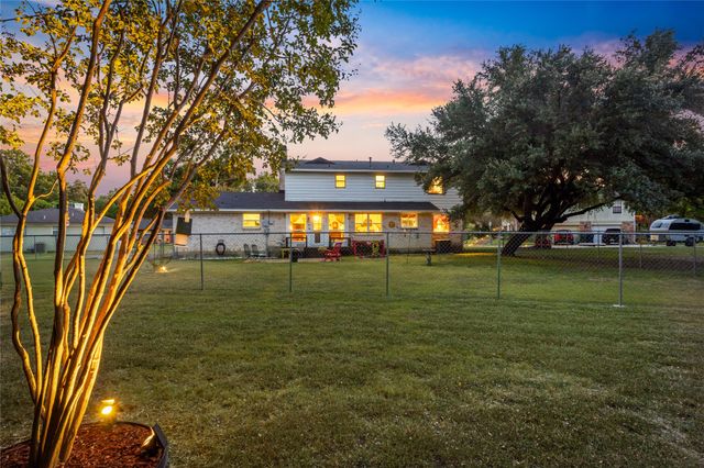2518 Glenbrook Circle, Garland, TX 75041