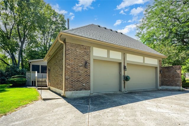 546 Pinestead Drive, Tipp City, OH 45371