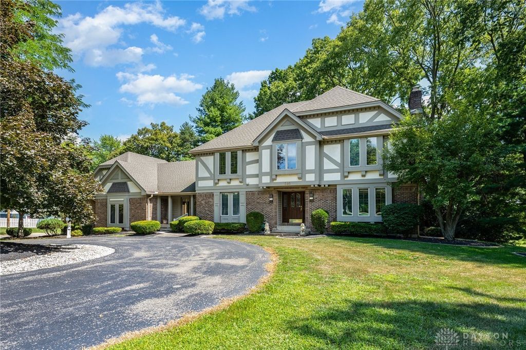 546 Pinestead Drive, Tipp City, OH 45371