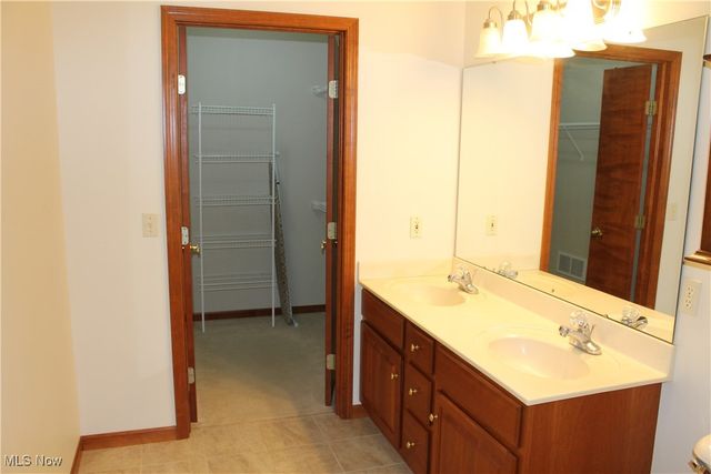 2447 Wetherington Lane 130, Wooster, OH 44691