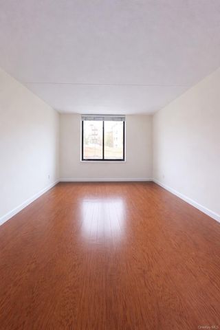 3641 Union Street 2B, Flushing, NY 11354