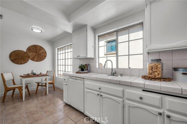 1731 Spreckels Lane, Redondo Beach, CA 90278