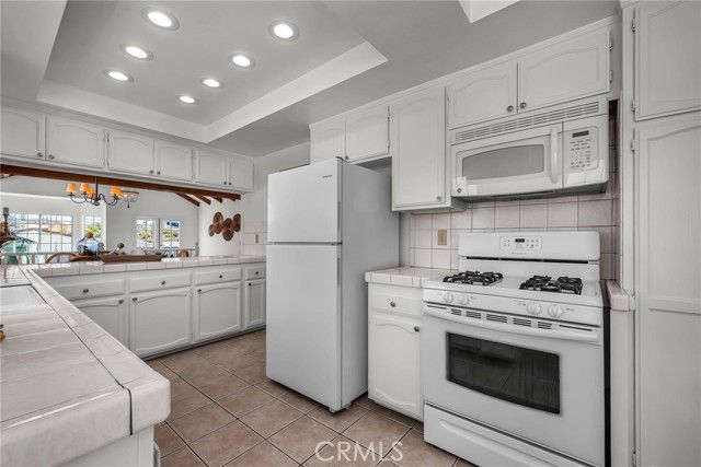 1731 Spreckels Lane, Redondo Beach, CA 90278