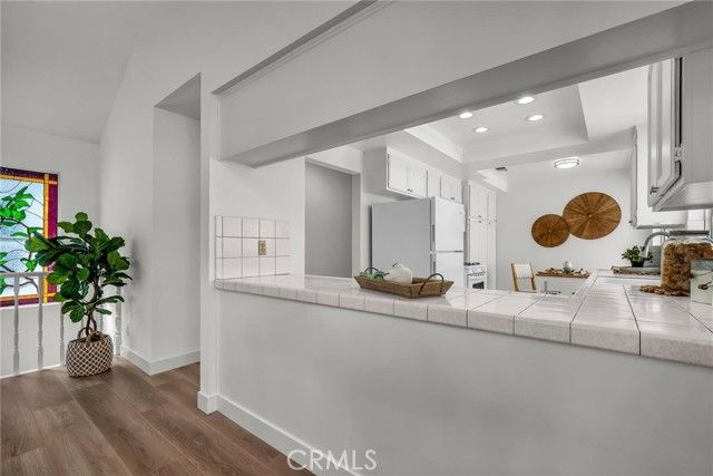 1731 Spreckels Lane, Redondo Beach, CA 90278