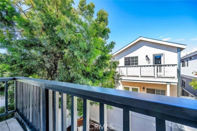 1731 Spreckels Lane, Redondo Beach, CA 90278