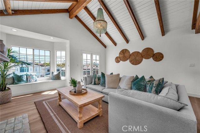 1731 Spreckels Lane, Redondo Beach, CA 90278