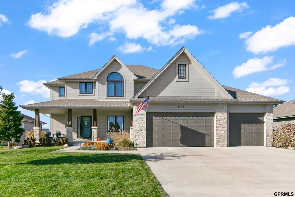 10112 S 106th Street, Papillion, NE 68046