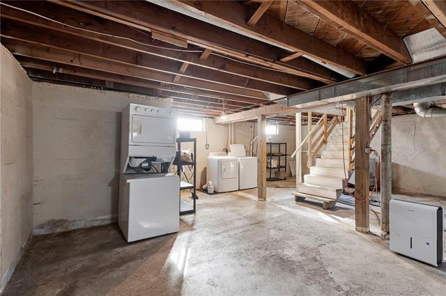 401 N RANDOLPH Street, Pleasant Hill, MO 64080