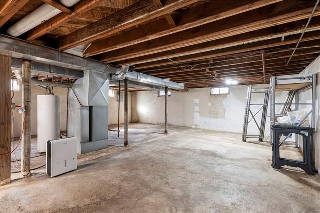 401 N RANDOLPH Street, Pleasant Hill, MO 64080