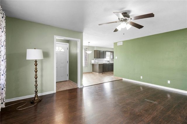 401 N RANDOLPH Street, Pleasant Hill, MO 64080