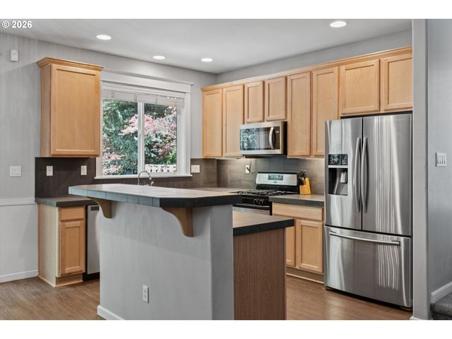 3441 Se PINEWOOD Ave, Hillsboro, OR 97123