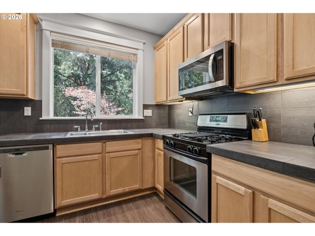 3441 Se PINEWOOD Ave, Hillsboro, OR 97123