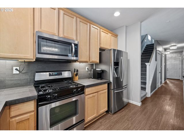 3441 Se PINEWOOD Ave, Hillsboro, OR 97123