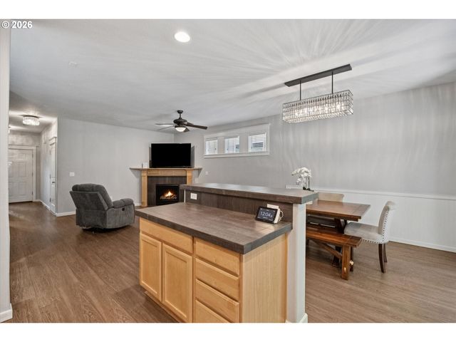 3441 Se PINEWOOD Ave, Hillsboro, OR 97123