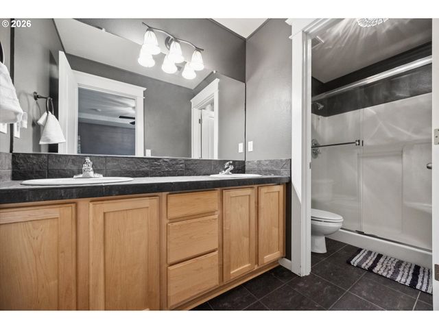 3441 Se PINEWOOD Ave, Hillsboro, OR 97123