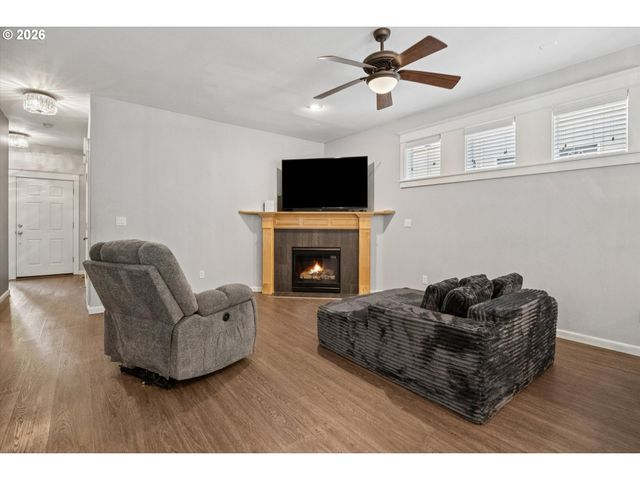 3441 Se PINEWOOD Ave, Hillsboro, OR 97123