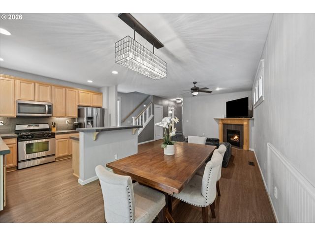 3441 Se PINEWOOD Ave, Hillsboro, OR 97123