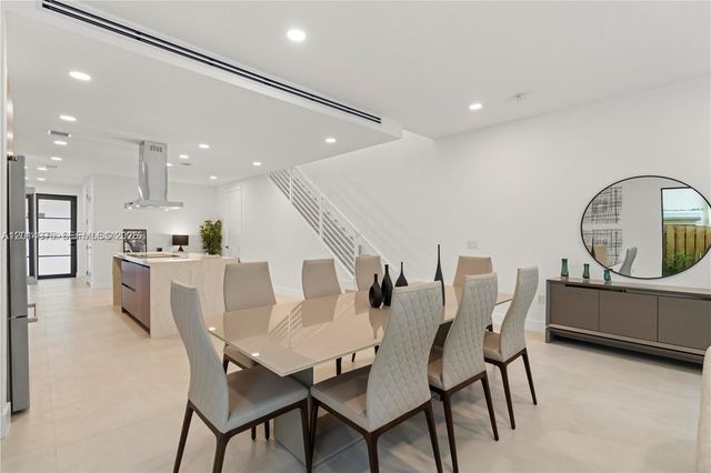 909 NE 16th Avenue, Fort Lauderdale, FL 33304