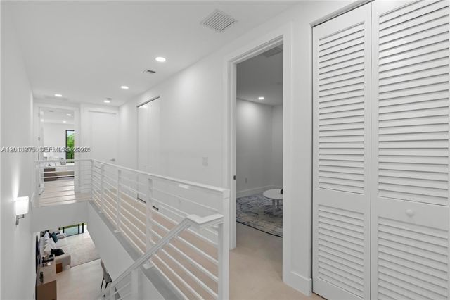 909 NE 16th Avenue, Fort Lauderdale, FL 33304