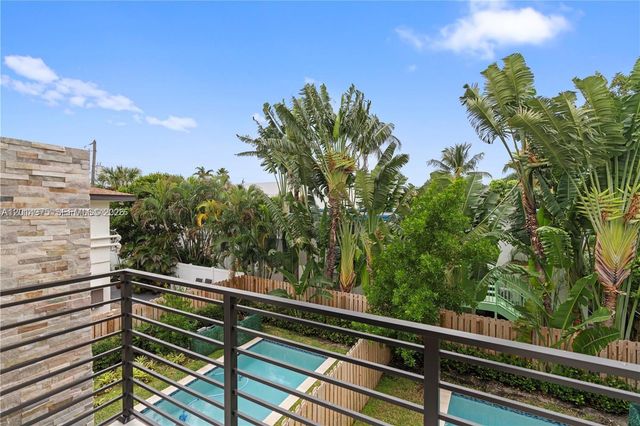 909 NE 16th Avenue, Fort Lauderdale, FL 33304