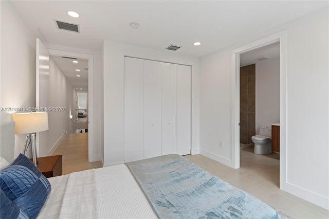 909 NE 16th Avenue, Fort Lauderdale, FL 33304
