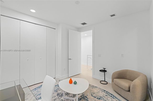 909 NE 16th Avenue, Fort Lauderdale, FL 33304
