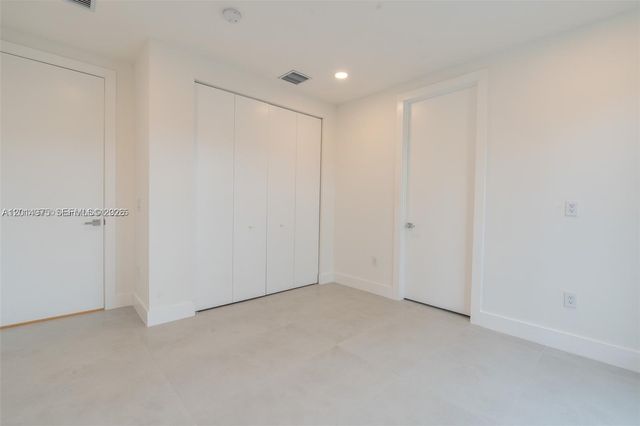 909 NE 16th Avenue, Fort Lauderdale, FL 33304