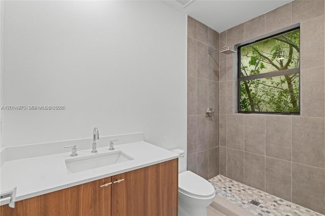 909 NE 16th Avenue, Fort Lauderdale, FL 33304
