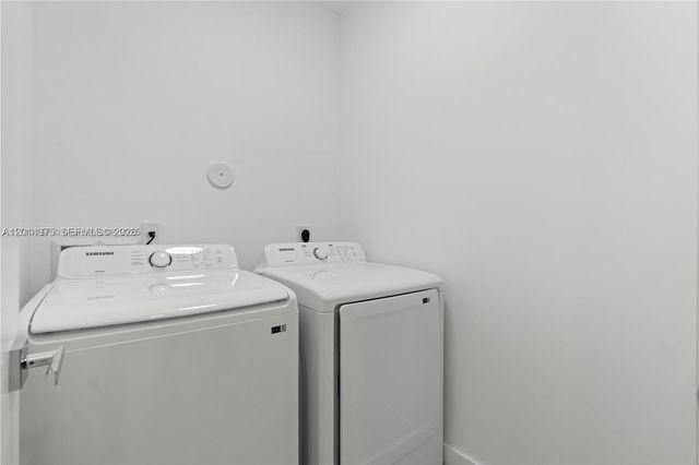 909 NE 16th Avenue, Fort Lauderdale, FL 33304
