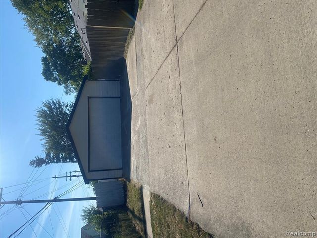 13631 Rosedale Street, Southgate, MI 48195