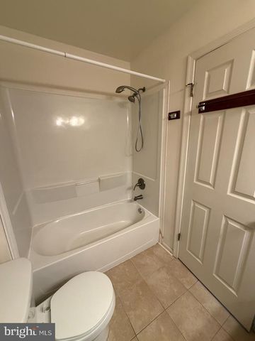 16024 BEACON HILL DR, Holland, PA 18966