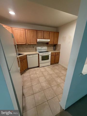 16024 BEACON HILL DR, Holland, PA 18966