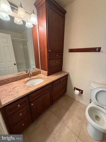 16024 BEACON HILL DR, Holland, PA 18966