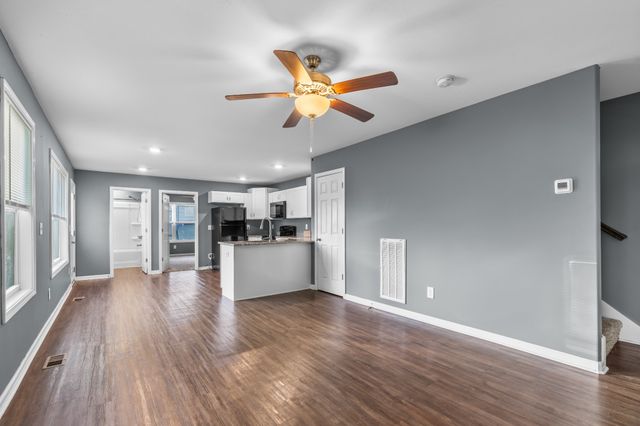 919 Woody Hills Dr, Clarksville, TN 37040