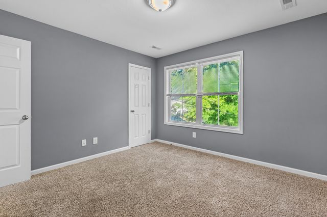 919 Woody Hills Dr, Clarksville, TN 37040