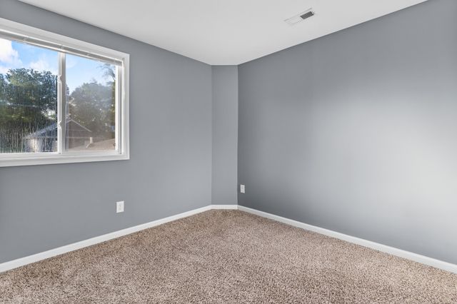 919 Woody Hills Dr, Clarksville, TN 37040