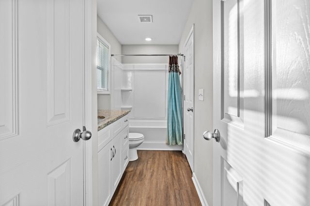 919 Woody Hills Dr, Clarksville, TN 37040