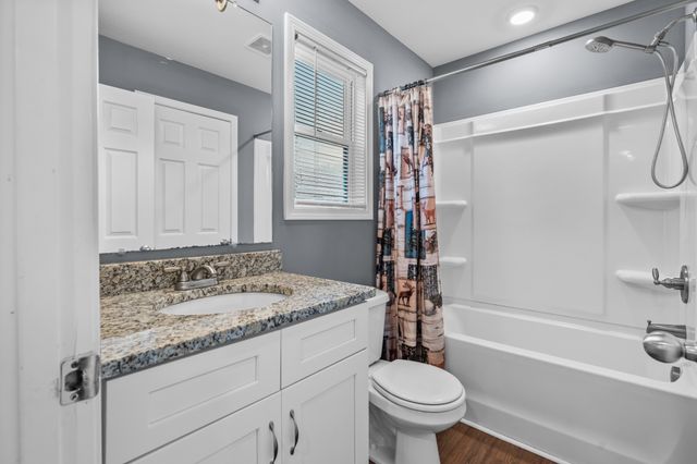 919 Woody Hills Dr, Clarksville, TN 37040