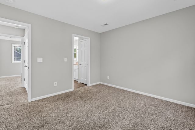 919 Woody Hills Dr, Clarksville, TN 37040