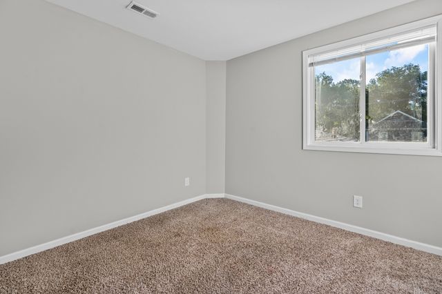 919 Woody Hills Dr, Clarksville, TN 37040