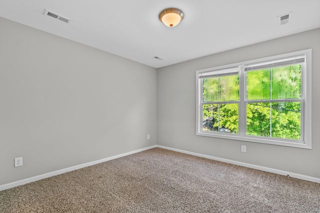 919 Woody Hills Dr, Clarksville, TN 37040