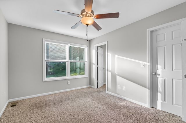 919 Woody Hills Dr, Clarksville, TN 37040