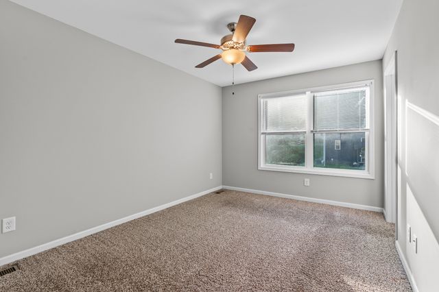 919 Woody Hills Dr, Clarksville, TN 37040