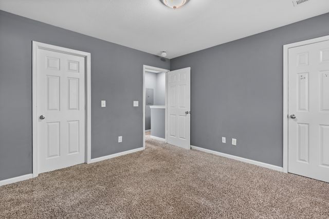 919 Woody Hills Dr, Clarksville, TN 37040