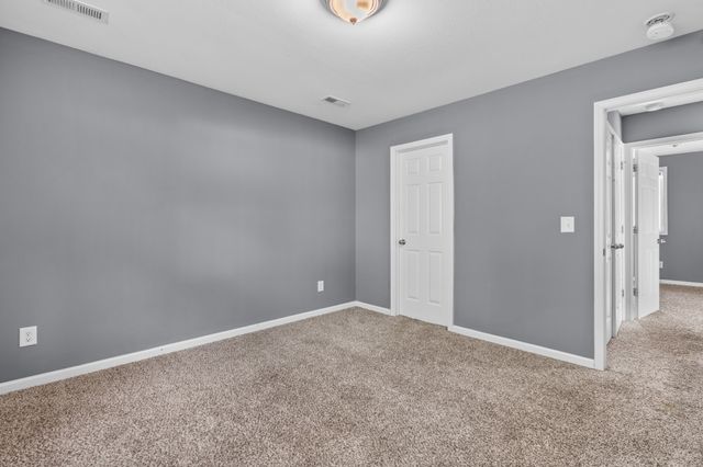 919 Woody Hills Dr, Clarksville, TN 37040